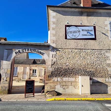 Au P'Tit Gueul'Ton Panzió Les Aix-d'Angillon Kültér fotó