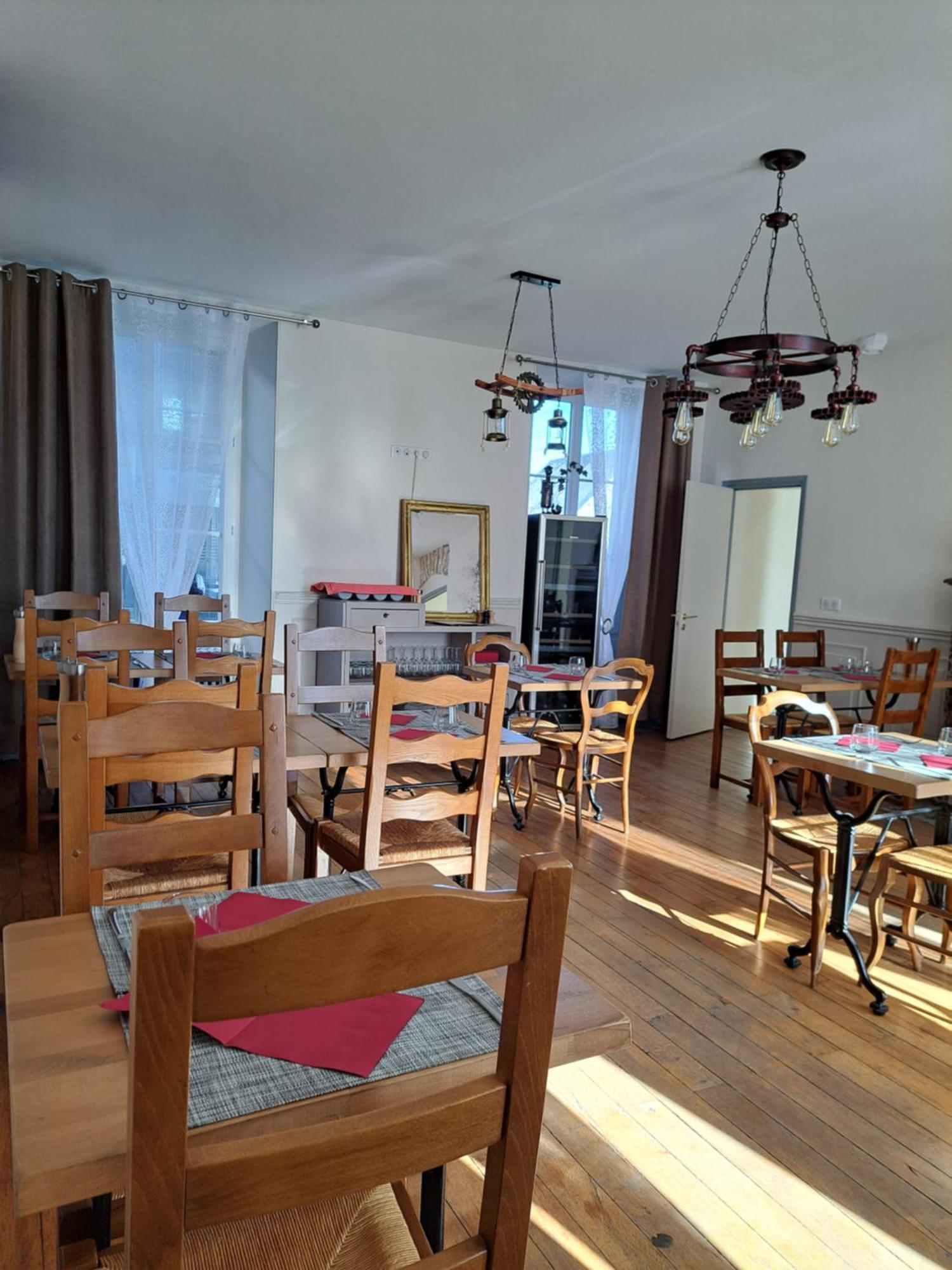 Au P'Tit Gueul'Ton Panzió Les Aix-d'Angillon Kültér fotó