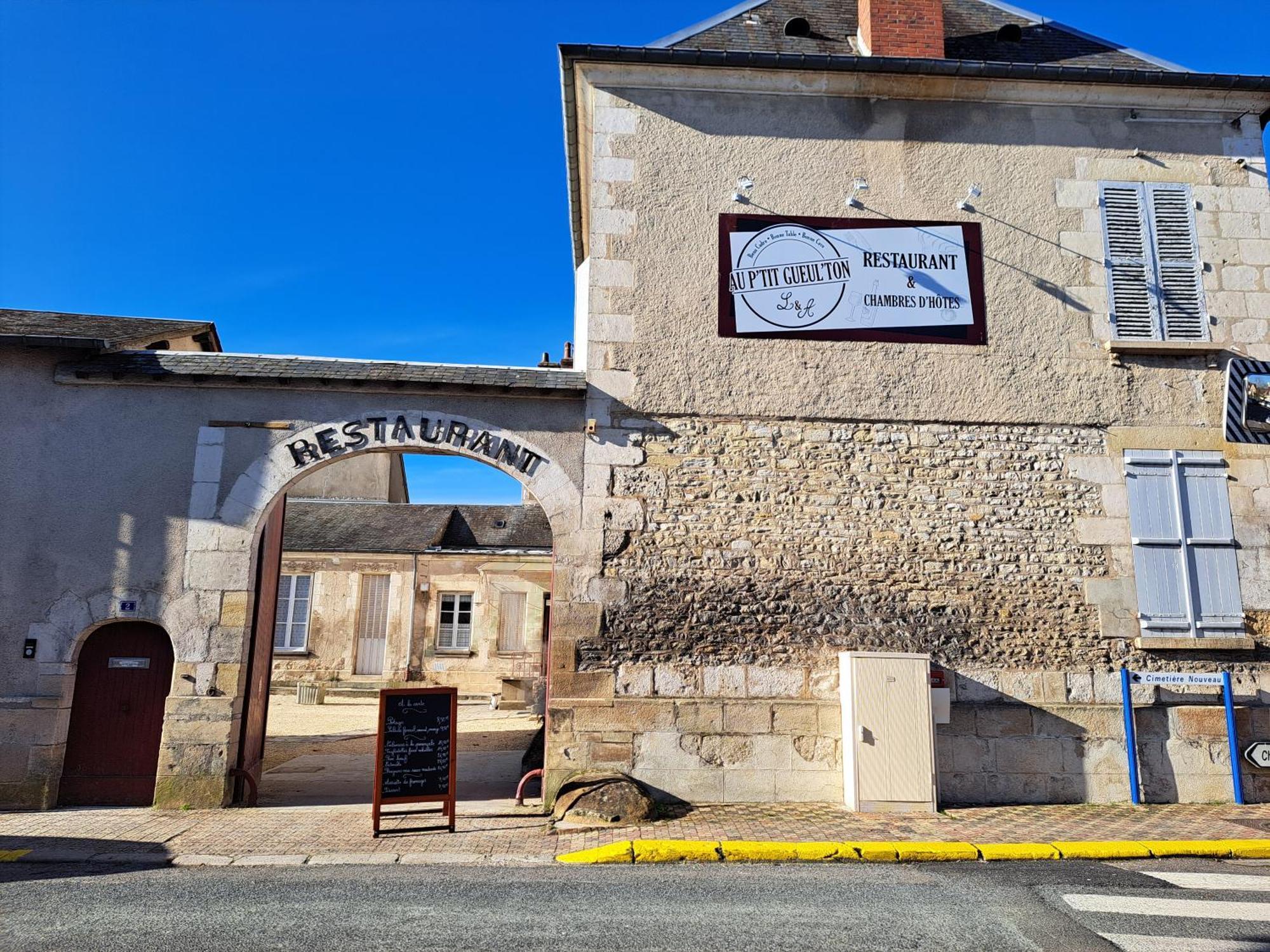 Au P'Tit Gueul'Ton Panzió Les Aix-d'Angillon Kültér fotó